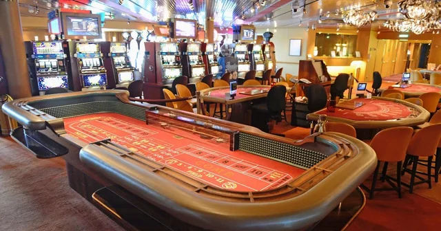 De stijlvolle en rustige sfeer van de Dorquavion casinolounge